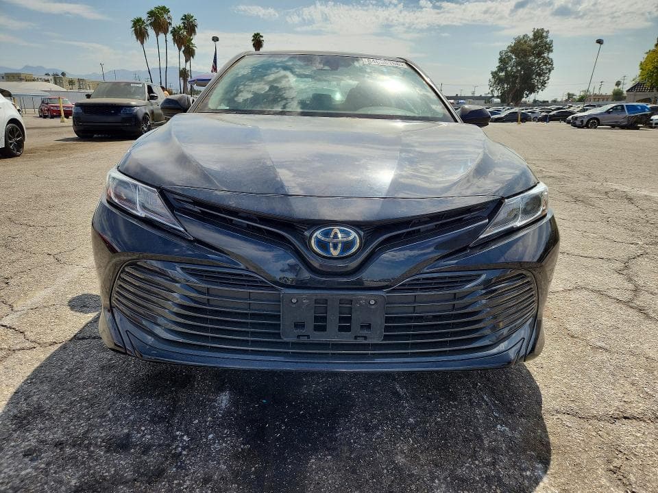2019 TOYOTA CAMRY LE 5