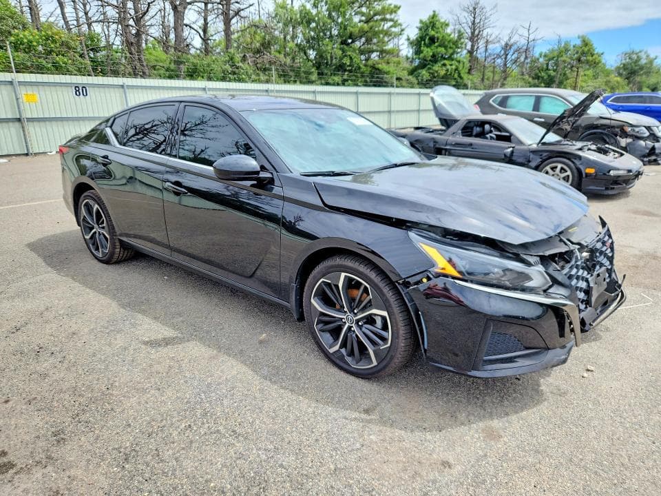 2023 NISSAN ALTIMA SR 4