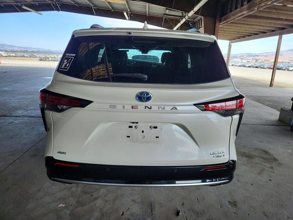2021 TOYOTA SIENNA LIMITED 7-PASSENGER 6