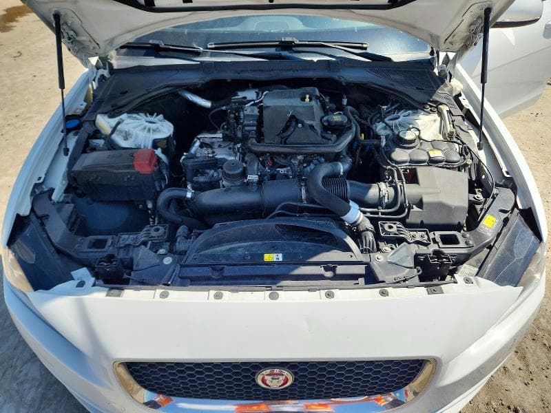 2018 JAGUAR XE PREMIUM 11