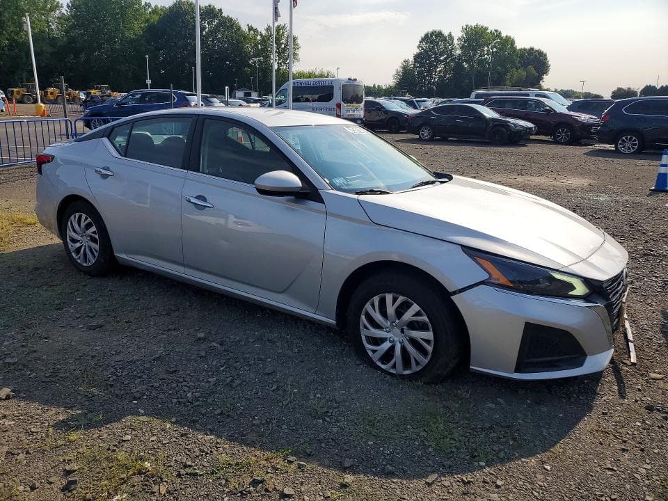 2023 NISSAN ALTIMA S 4