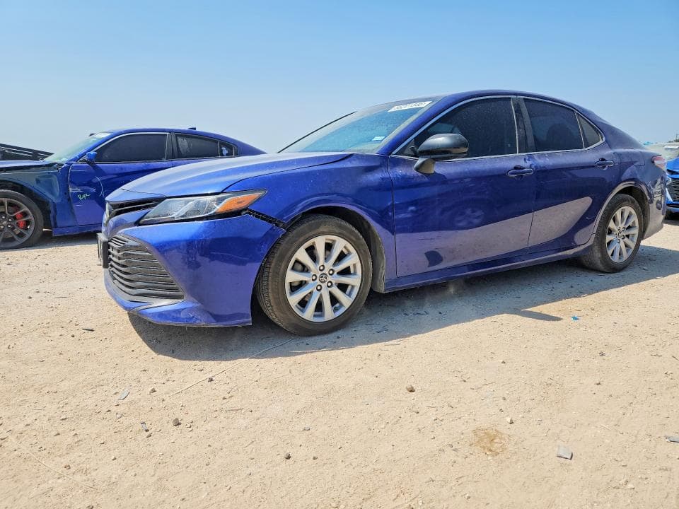2018 TOYOTA CAMRY LE - 1