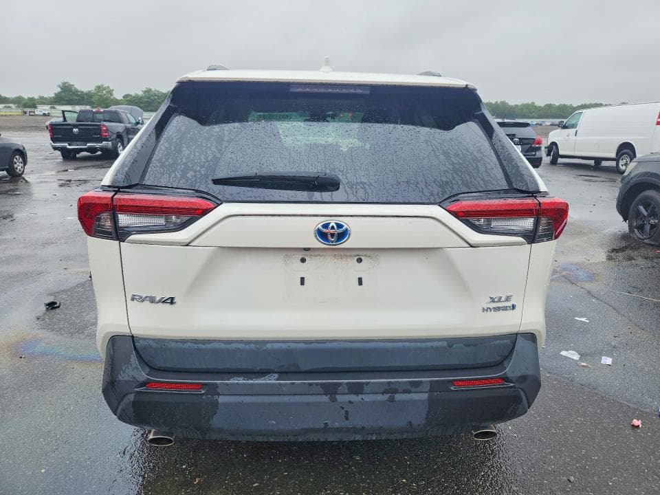 2022 TOYOTA RAV4 XLE PREMIUM 6