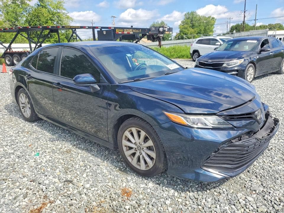 2020 TOYOTA CAMRY LE 4