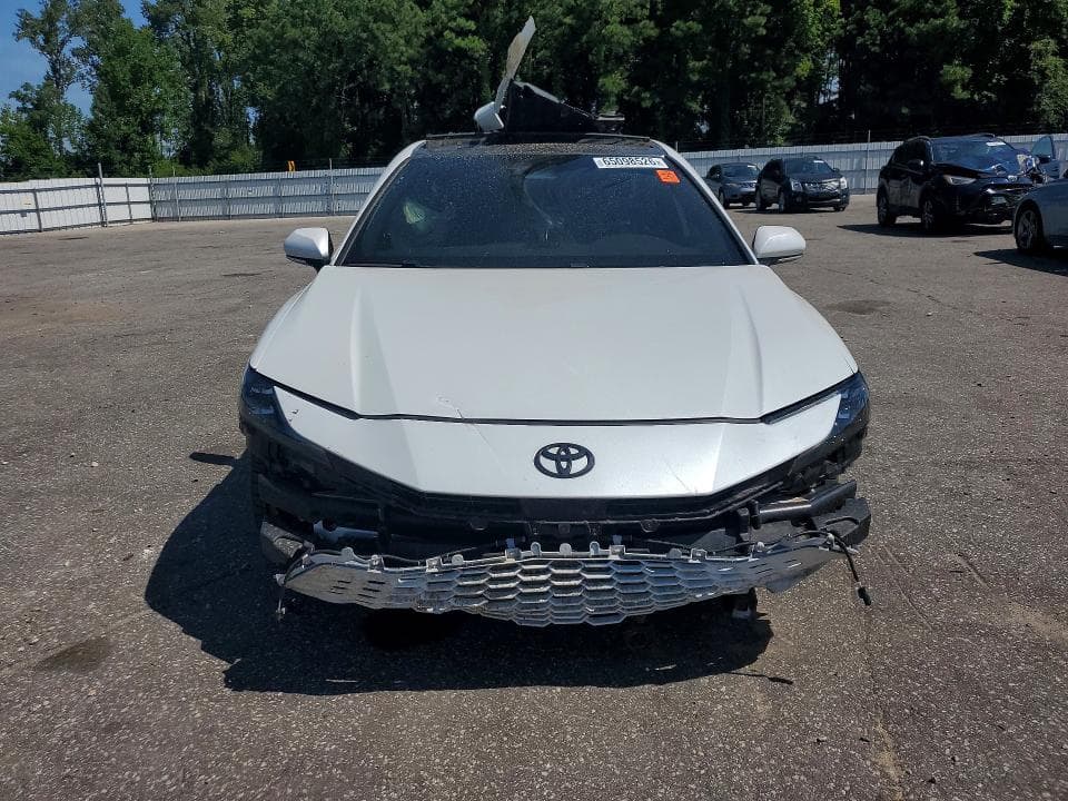 2025 TOYOTA CAMRY SE 5