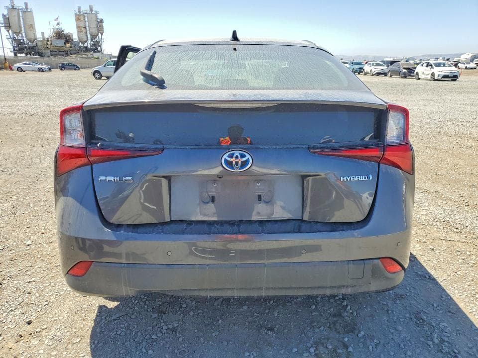 2021 TOYOTA PRIUS LE 6