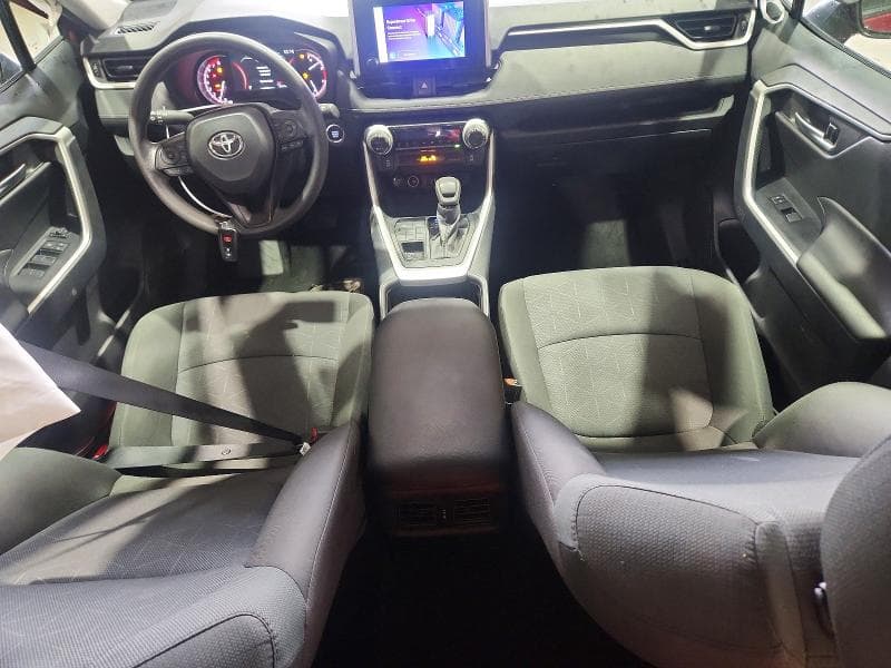 2025 TOYOTA RAV4 XLE 8