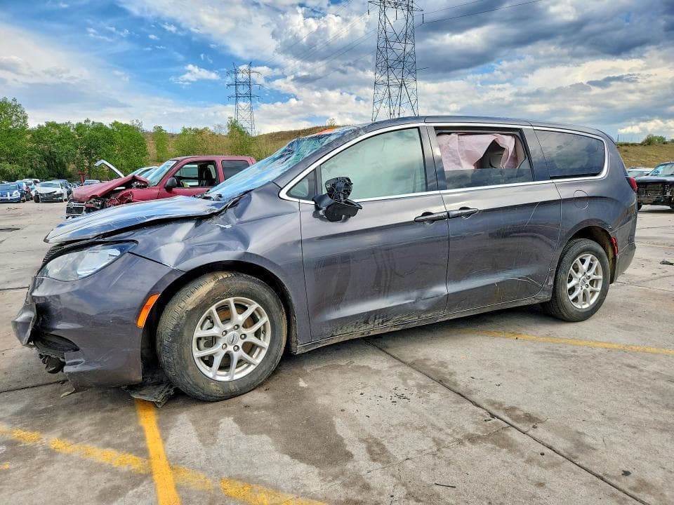 2023 CHRYSLER VOYAGER LX
