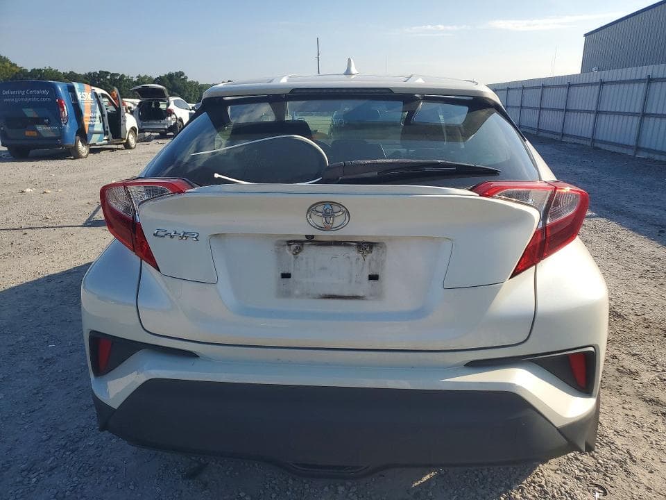 2018 TOYOTA C-HR XLE 6