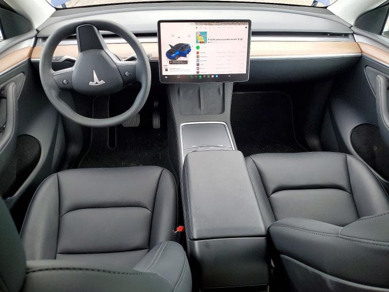 2024 TESLA MODEL Y 8