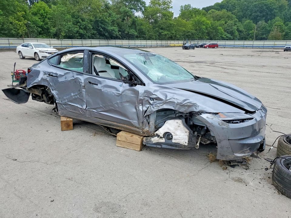 2025 TESLA MODEL 3 4
