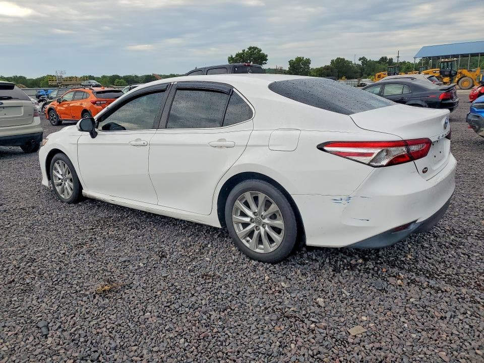2018 TOYOTA CAMRY LE 2