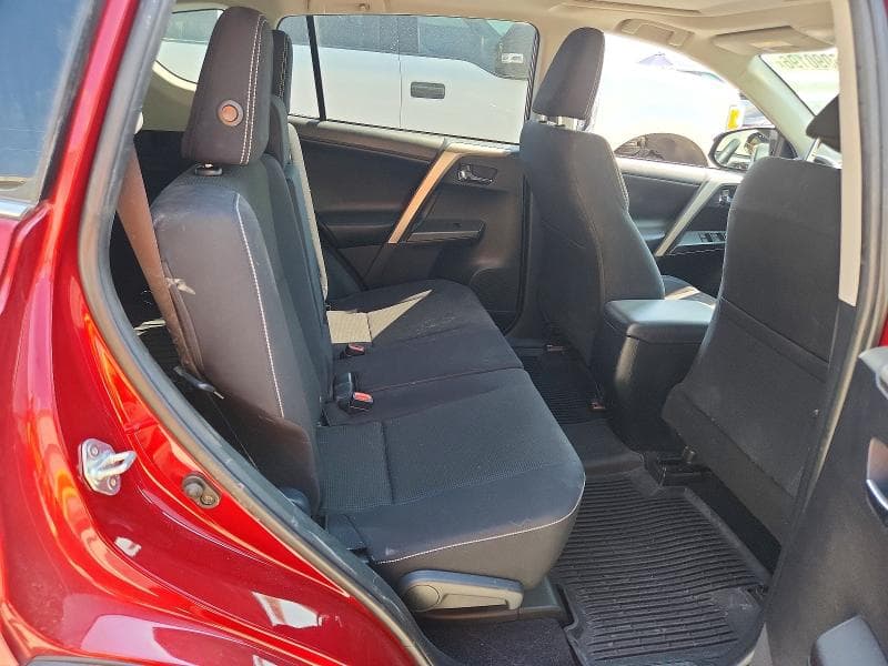 2018 TOYOTA RAV4 XLE 11