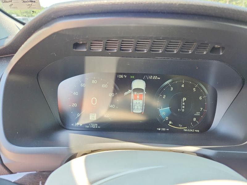 2019 VOLVO XC90 T6 MOMENTUM 9