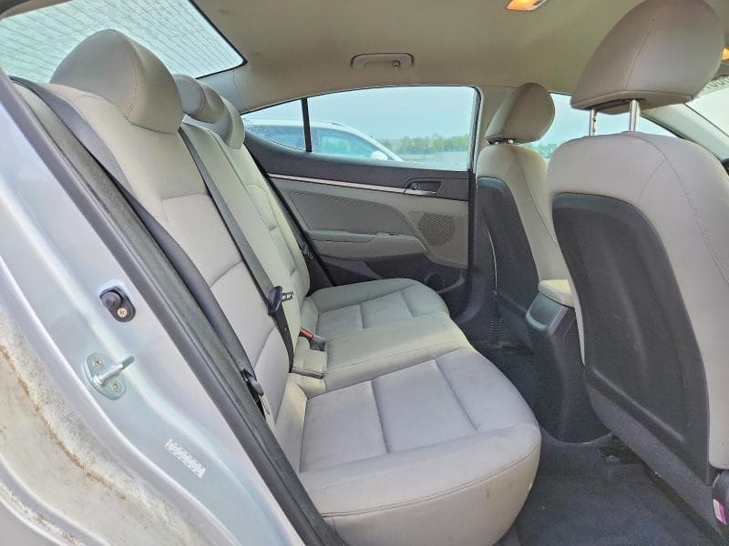 2018 HYUNDAI ELANTRA SE 10