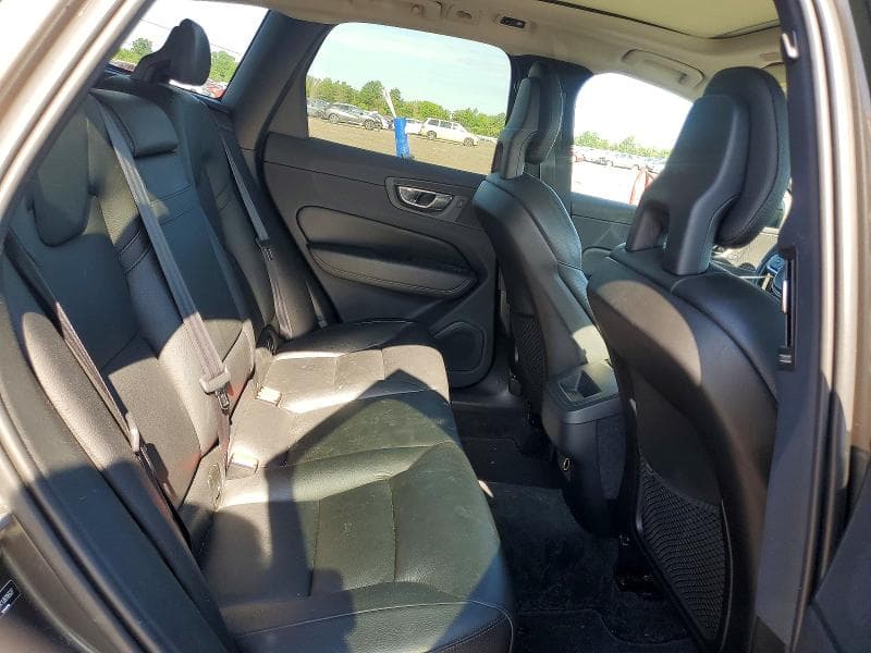 2018 VOLVO XC60 T6 11