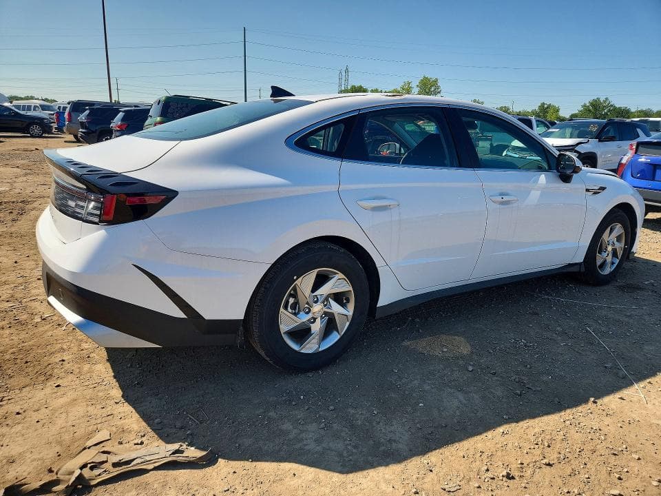 2026 HYUNDAI SONATA SE 3