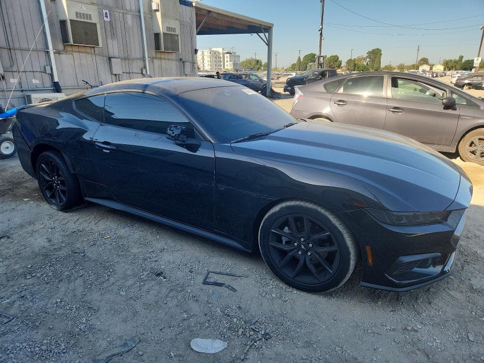 2026 FORD MUSTANG 4