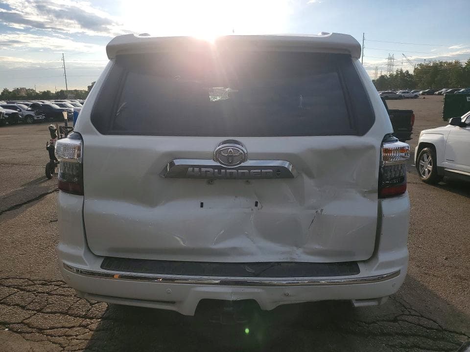 2022 TOYOTA 4RUNNER LIMITED 6