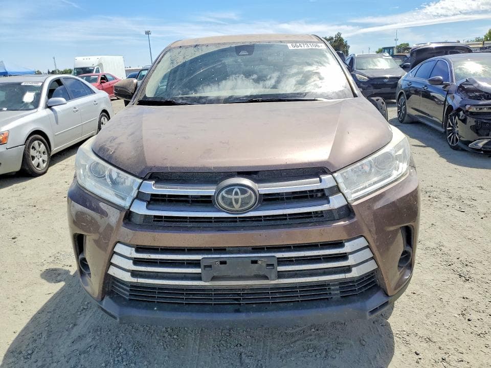 2018 TOYOTA HIGHLANDER LE 5