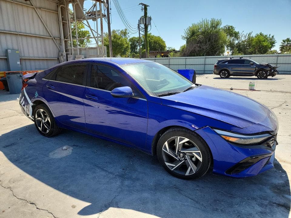 2024 HYUNDAI ELANTRA SEL 4