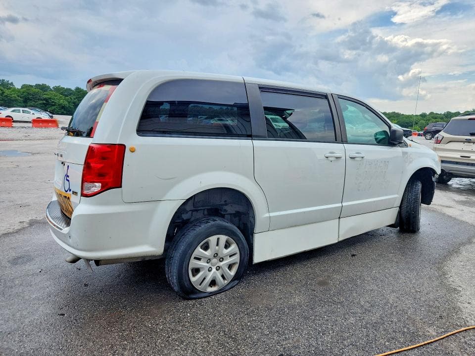 2018 DODGE GRAND CARAVAN SE 3