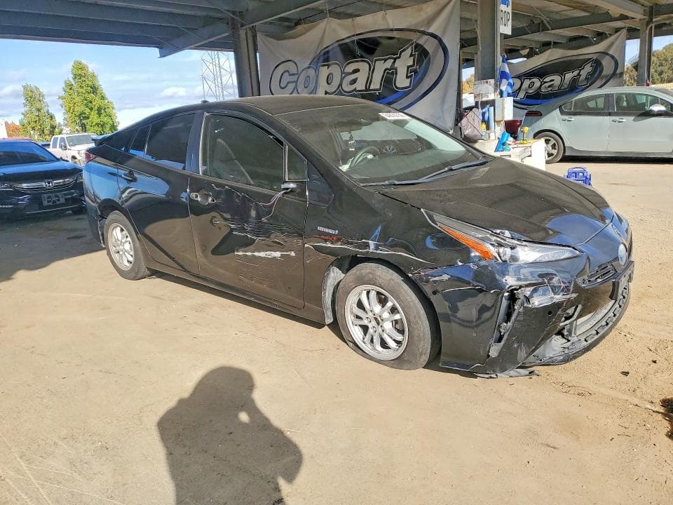 2019 TOYOTA PRIUS LE 4