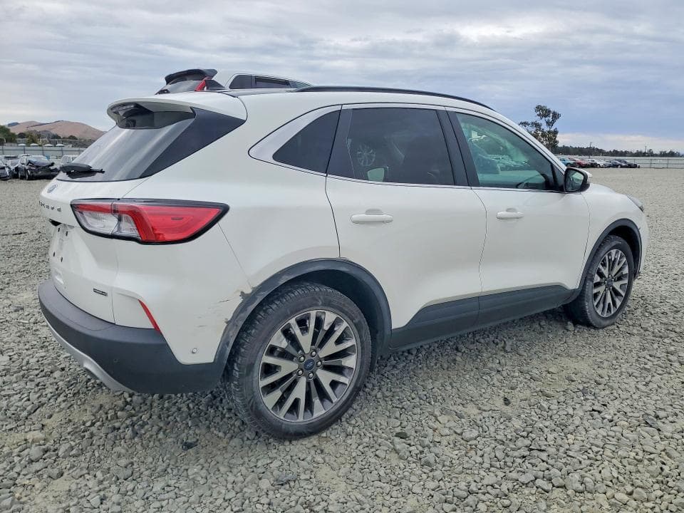 2020 FORD ESCAPE TITANIUM 3