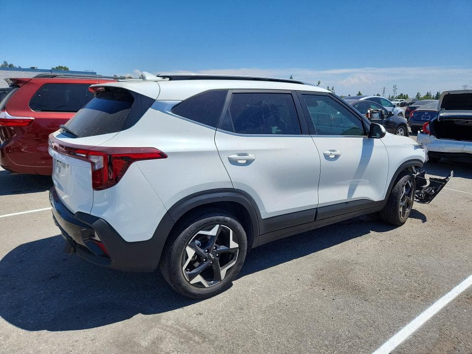 2024 KIA SELTOS EX 3