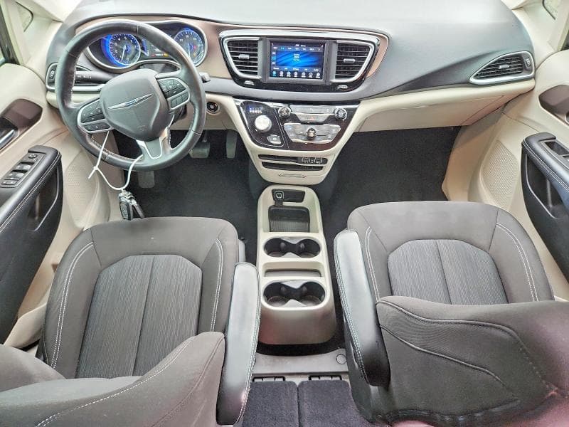 2021 CHRYSLER VOYAGER LX 8
