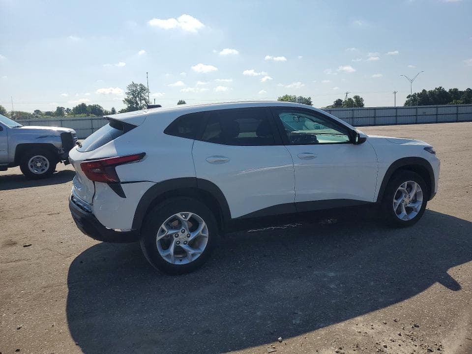2024 CHEVROLET TRAX LS 3