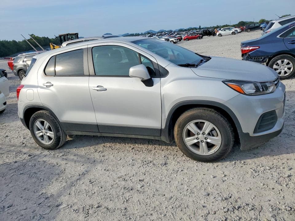 2022 CHEVROLET TRAX LS 4