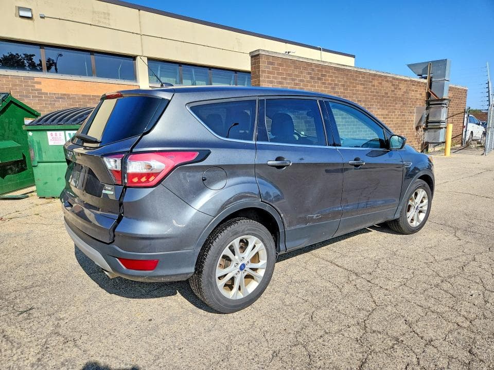 2017 FORD ESCAPE SE 3