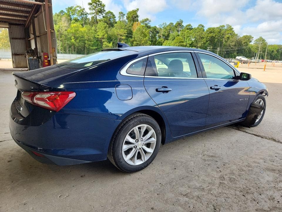 2021 CHEVROLET MALIBU LT 3