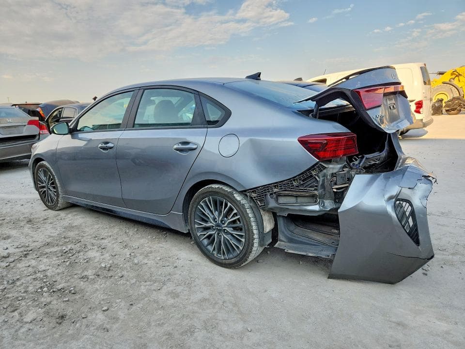 2023 KIA FORTE GT LINE 2
