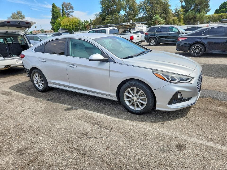 2019 HYUNDAI SONATA SE 4