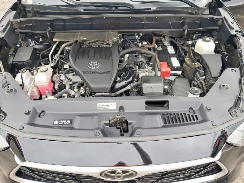 2023 TOYOTA HIGHLANDER XLE 12