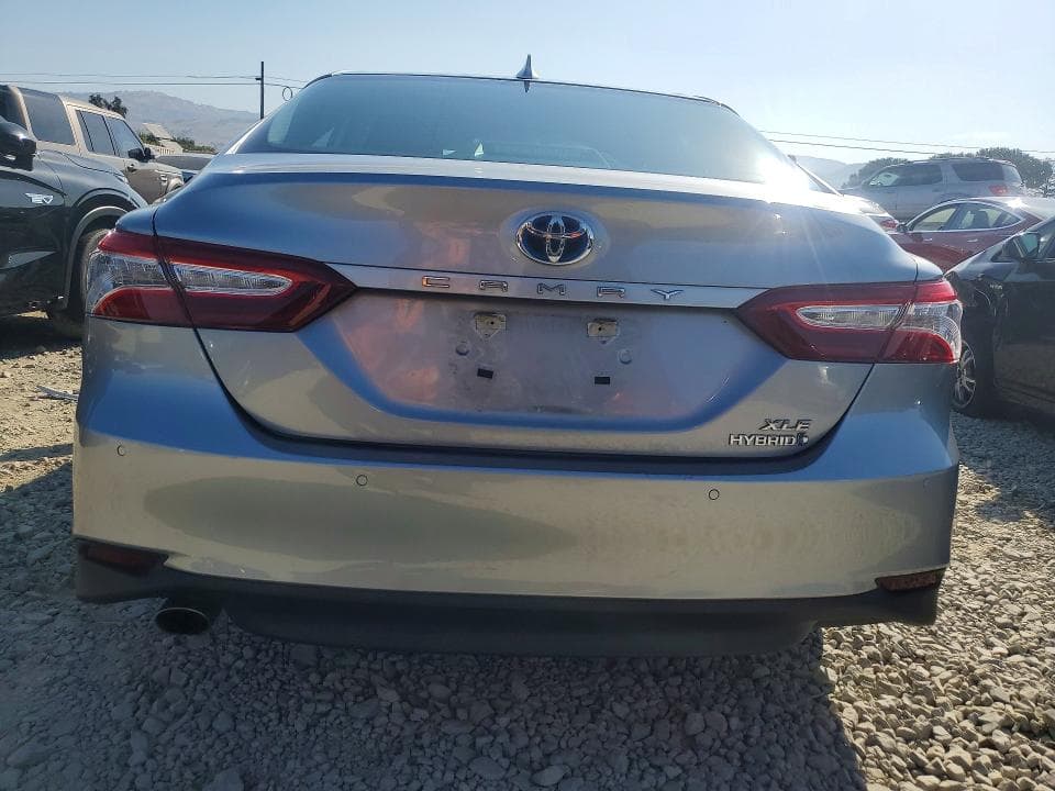 2019 TOYOTA CAMRY HYBRID XLE 6