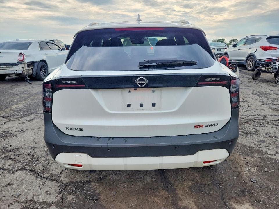 2025 NISSAN KICKS SR 6
