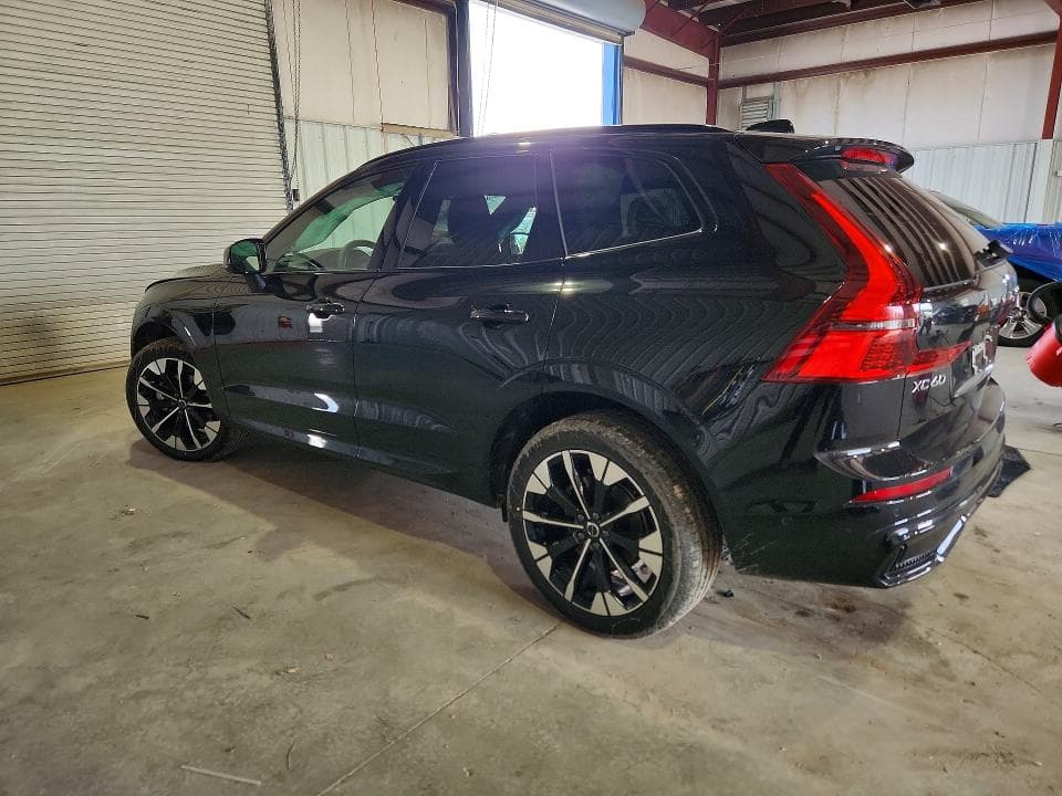 2026 VOLVO XC60 PLUS 2