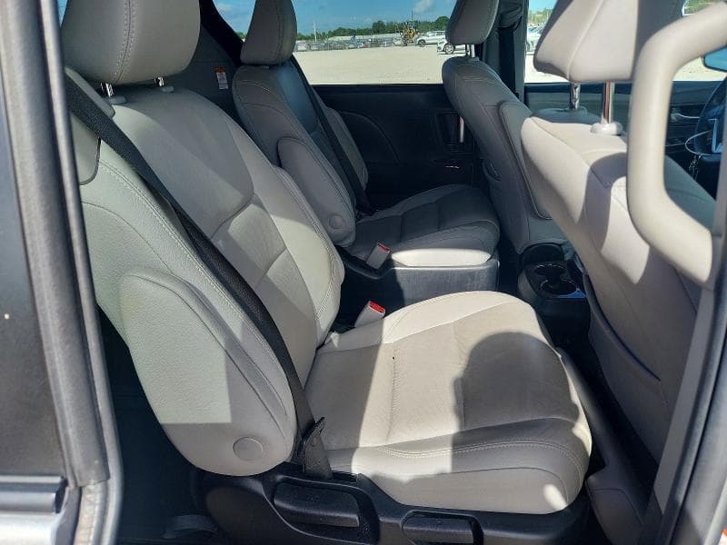 2019 TOYOTA SIENNA LIMITED 7-PASSENGER 11