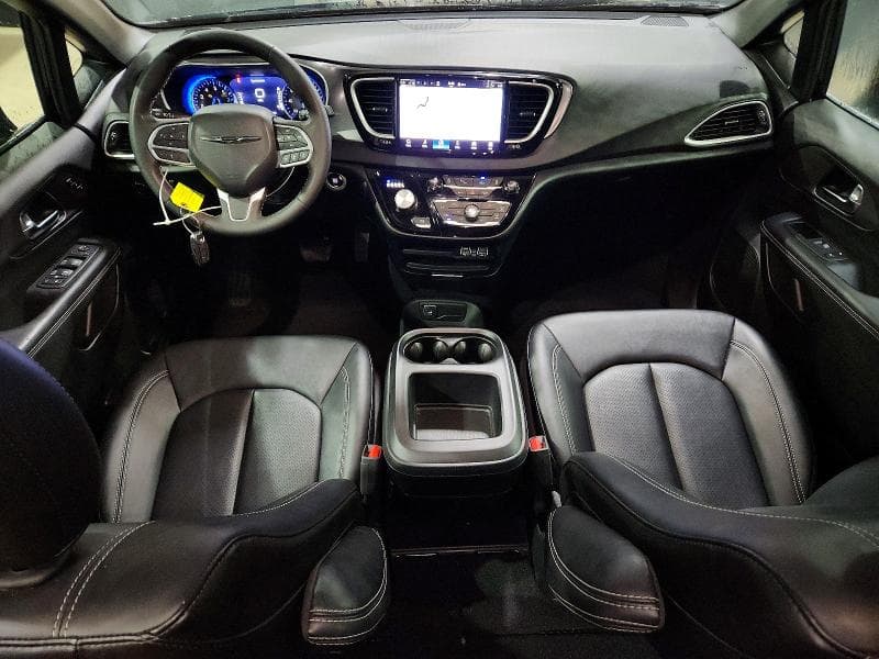 2025 CHRYSLER PACIFICA SELECT 8