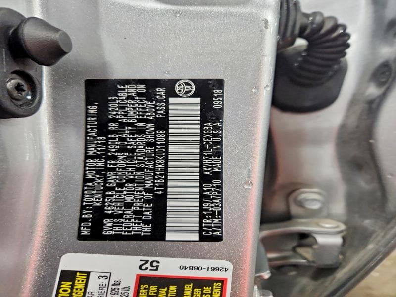 2019 TOYOTA CAMRY HYBRID XLE 12