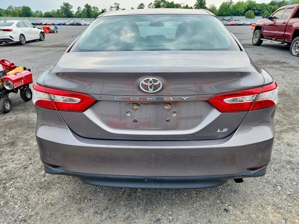 2018 TOYOTA CAMRY LE 6