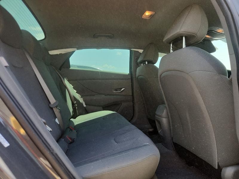 2024 HYUNDAI ELANTRA SE 10