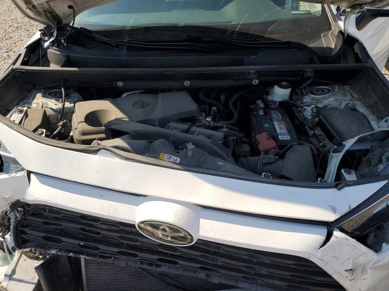 2021 TOYOTA RAV4 XLE 11
