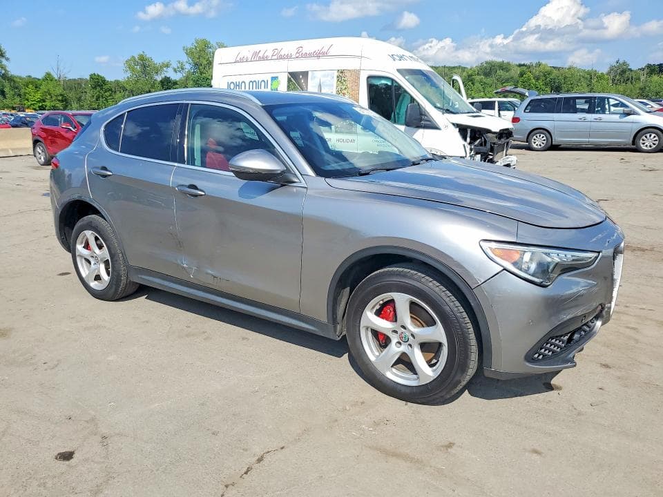 2018 ALFA ROMEO STELVIO 4