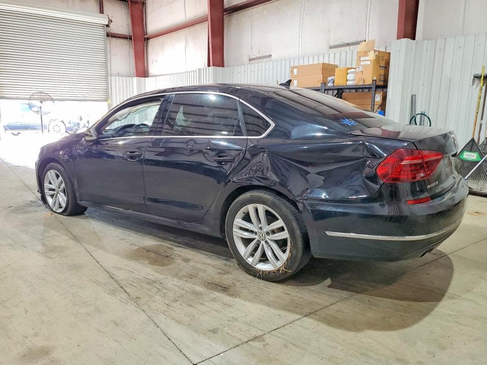 2018 VOLKSWAGEN PASSAT SE 2