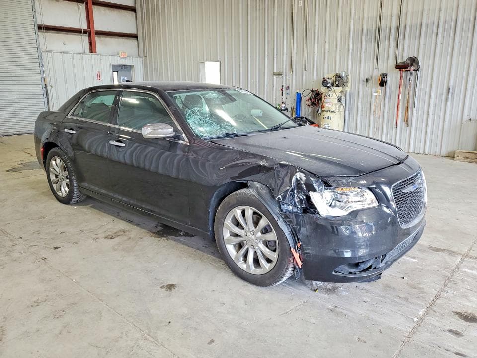 2019 CHRYSLER 300 LIMITED 4