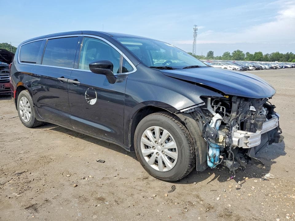 2020 CHRYSLER VOYAGER L 4